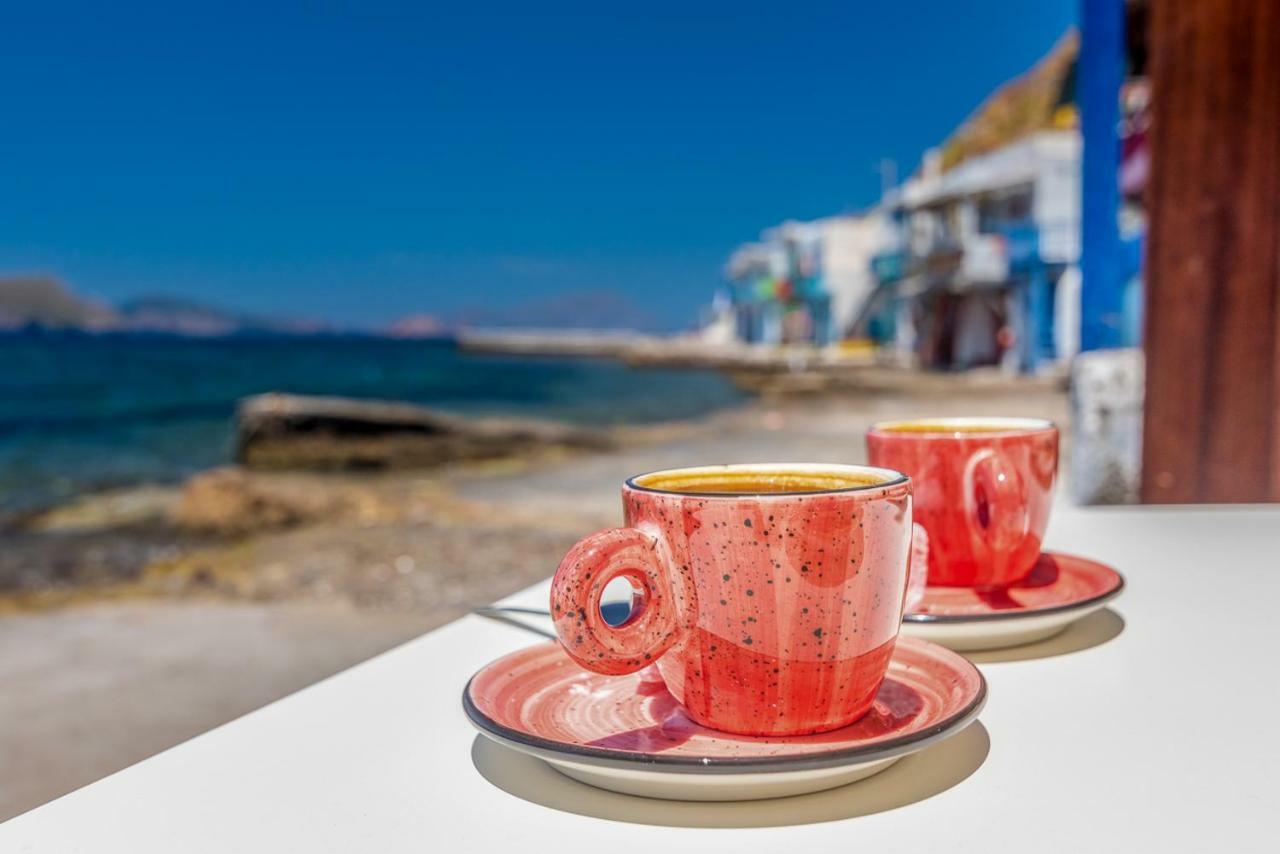 Вілла Neosikos Amazing Beach House In Milos Island Klima  Екстер'єр фото