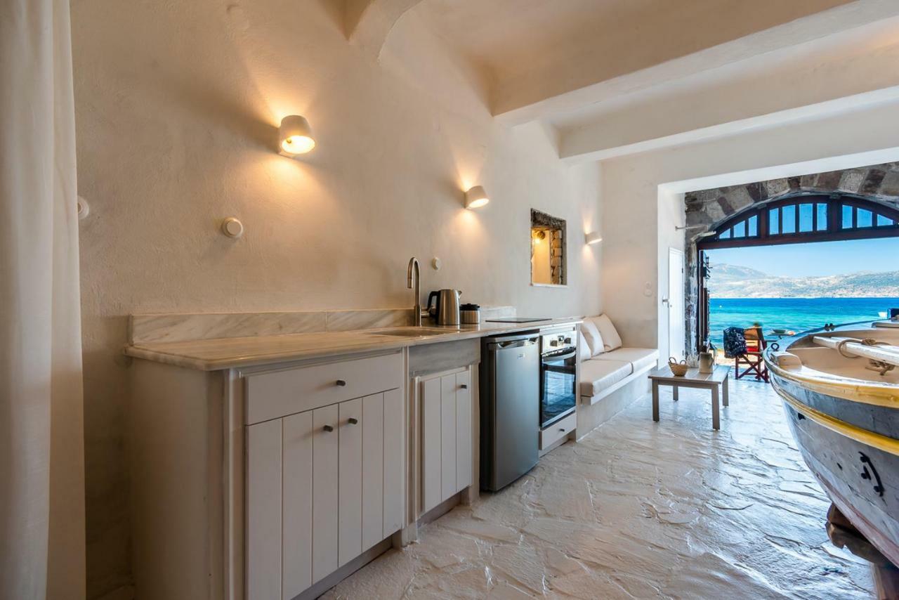 Вілла Neosikos Amazing Beach House In Milos Island Klima  Екстер'єр фото