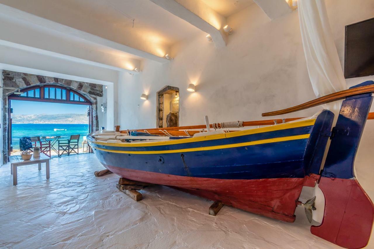 Вілла Neosikos Amazing Beach House In Milos Island Klima  Екстер'єр фото